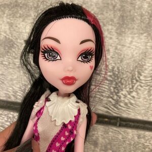 Monster High Doll -Draculaura– 2008 Mattel Non Articulated Hands